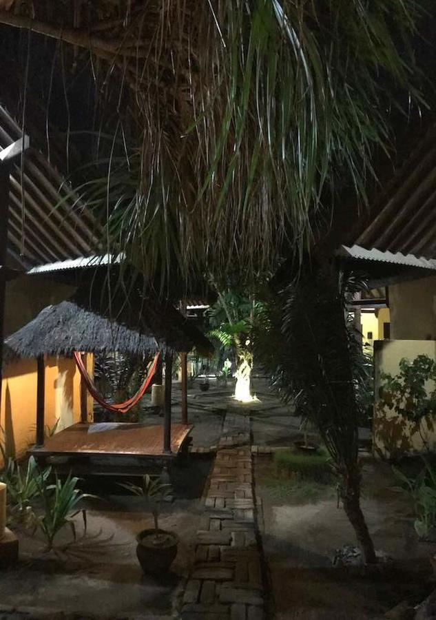 Matahari Inn กีลีตราวางัน ภายนอก รูปภาพ